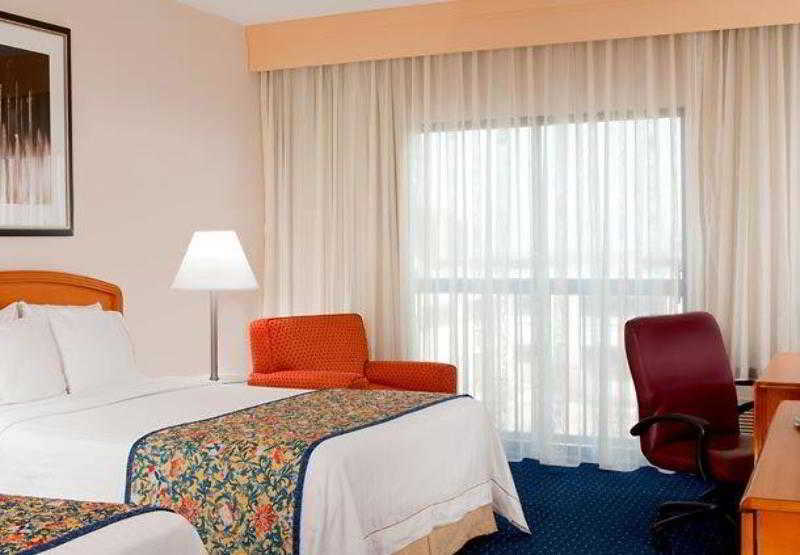 Courtyard Kansas City Overland Park / Convention Center Экстерьер фото