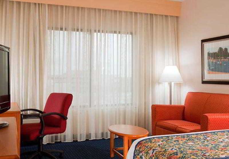 Courtyard Kansas City Overland Park / Convention Center Экстерьер фото