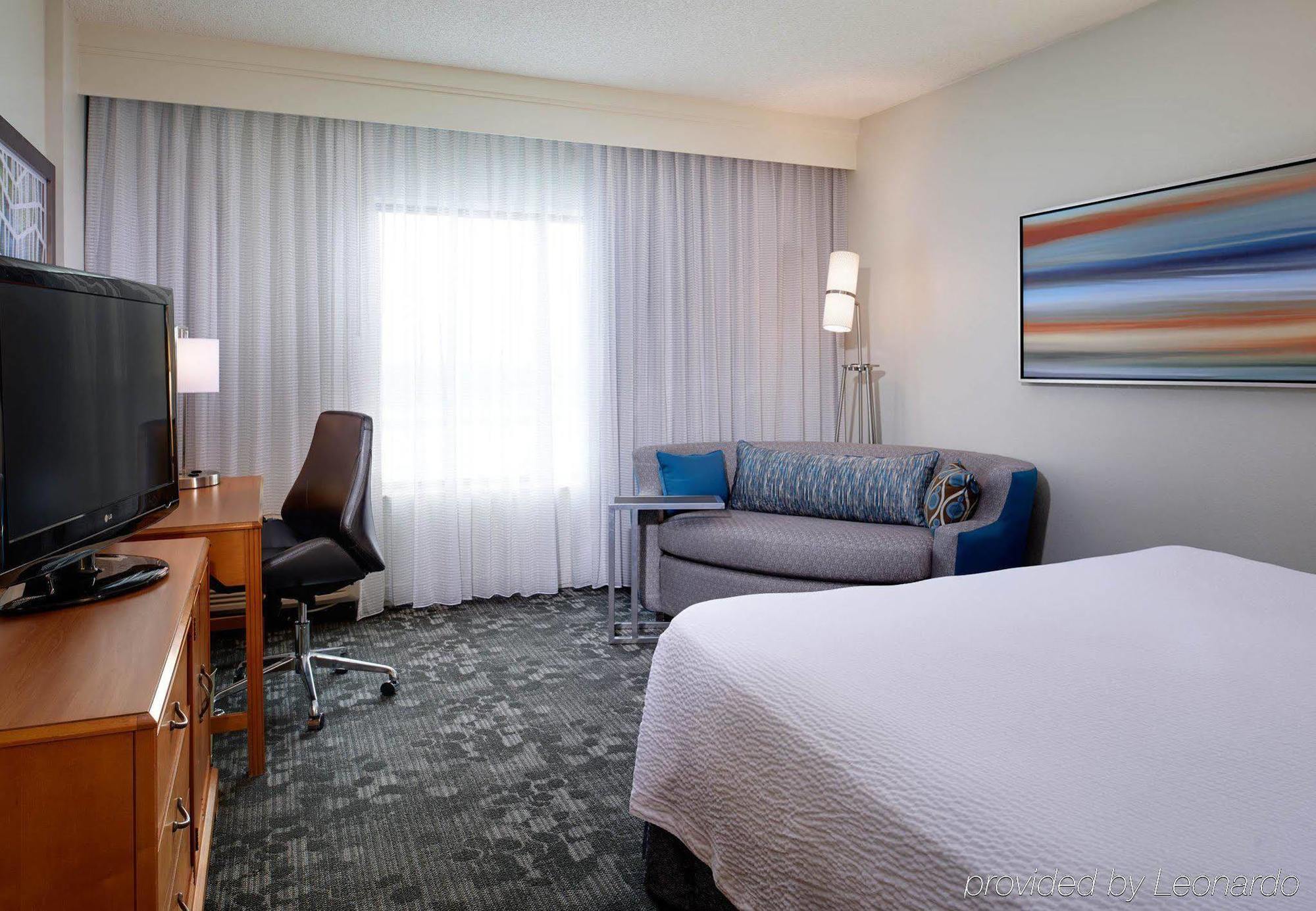 Courtyard Kansas City Overland Park / Convention Center Экстерьер фото